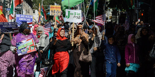 Semarak parade Hari Muslim di New York