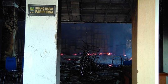 Begini kondisi Gedung DPRD Gowa yang dibakar massa