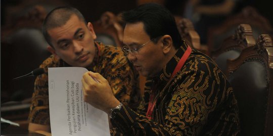 Saksi ahli kubu Ahok ibaratkan UU Pilkada seperti sepatu sempit