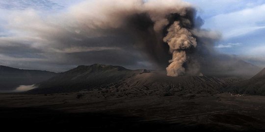 Taman Nasional minta larangan radius 2,5 Km di kawah Bromo dipatuhi