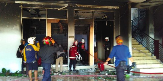 Pembakaran gedung DPRD Gowa, massa bawa botol bensin hingga petasan