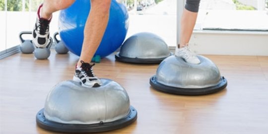 7 olahraga ringan untuk kamu si pemakai sepatu hak tinggi