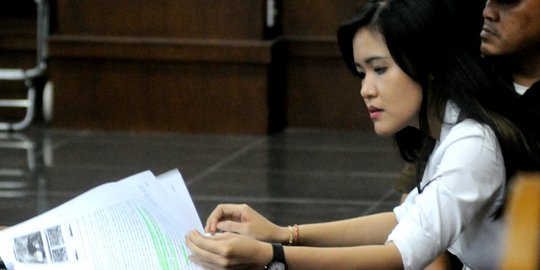 Hakim ke saksi Kubu Jessica: Kalau racun, barang bukti yang mana?