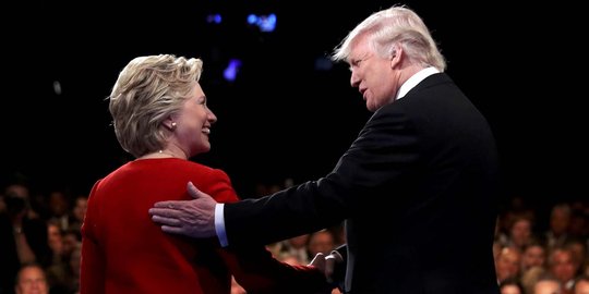 Duel sengit Hillary dan Trump di panggung debat capres