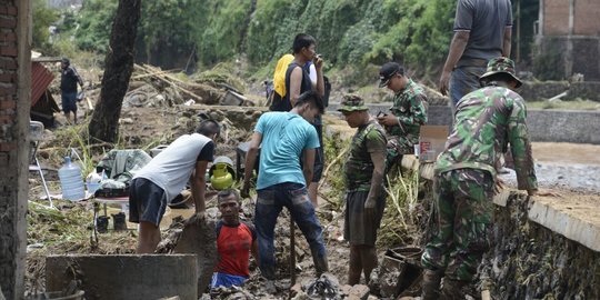 Tim SAR perpanjang operasi pencarian korban banjir bandang Garut