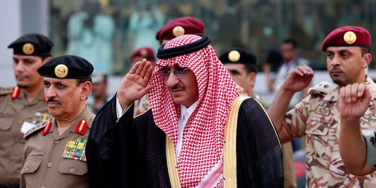 Harga minyak jatuh, Saudi potong gaji menteri dan PNS