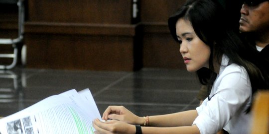 Di sidang, Jessica ngaku diantar ayah buat ketemu Mirna