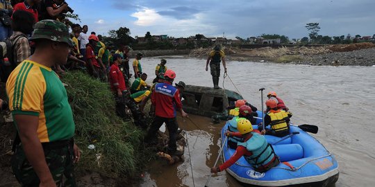 Kemensos beri bantuan Rp 10 juta pada ahli waris korban banjir Garut