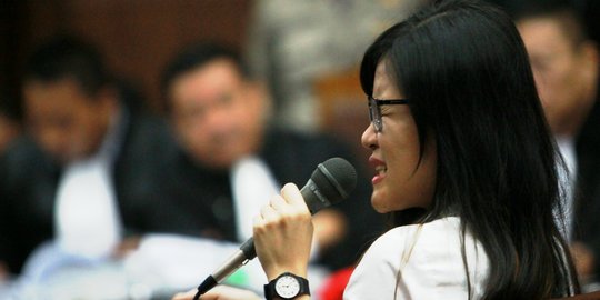 Tangis Jessica pecah di persidangan, dia mengaku tertekan