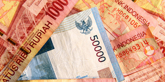 Siang ini, Rupiah kembali terperosok ke level Rp 13.000 per USD