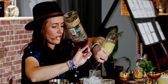 Mengenal Jennifer Nenchet, bartender tercantik di Kejuaraan Diageo