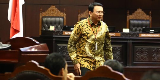 Ahok sindir Anies-Sandi, banyak dana tapi ajak makan pakai tarif