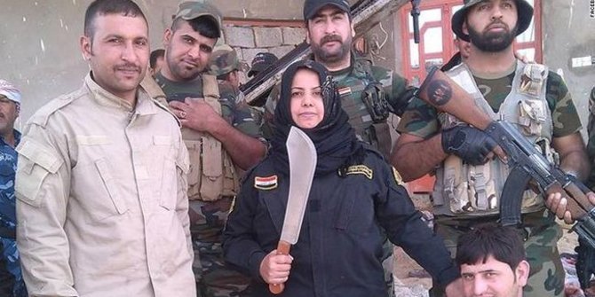 Wanita Irak ini membunuh, memenggal dan memasak kepala militan ISIS