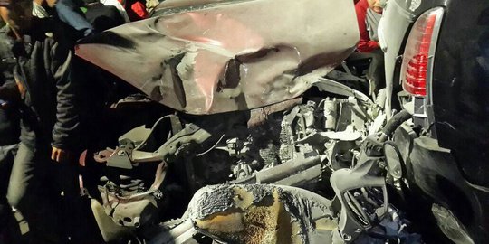 Mobil seruduk GO-JEK di depan Warmo Tebet, penumpang wanita tewas