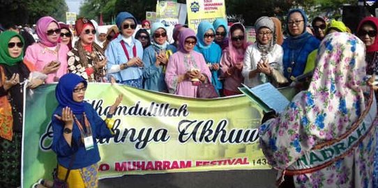 Sambut Tahun Baru Islam, ibu Jokowi dan hijabers bagi-bagi 