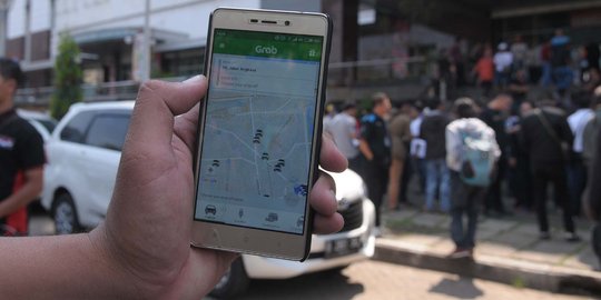 Mulai bulan ini, mobil jenis LCGC dilarang dijadikan taksi online