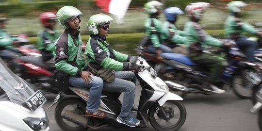 Aksi long march pengemudi Go-Jek lumpuhkan jalanan Kemang