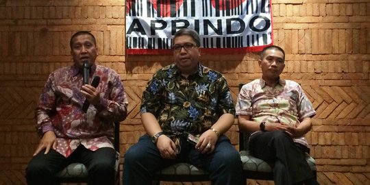 Intervensi pengusaha jadi alasan dicabutnya aturan plastik berbayar