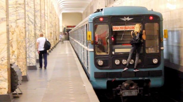 kobzarro train surfer 19 tahun dari rusia