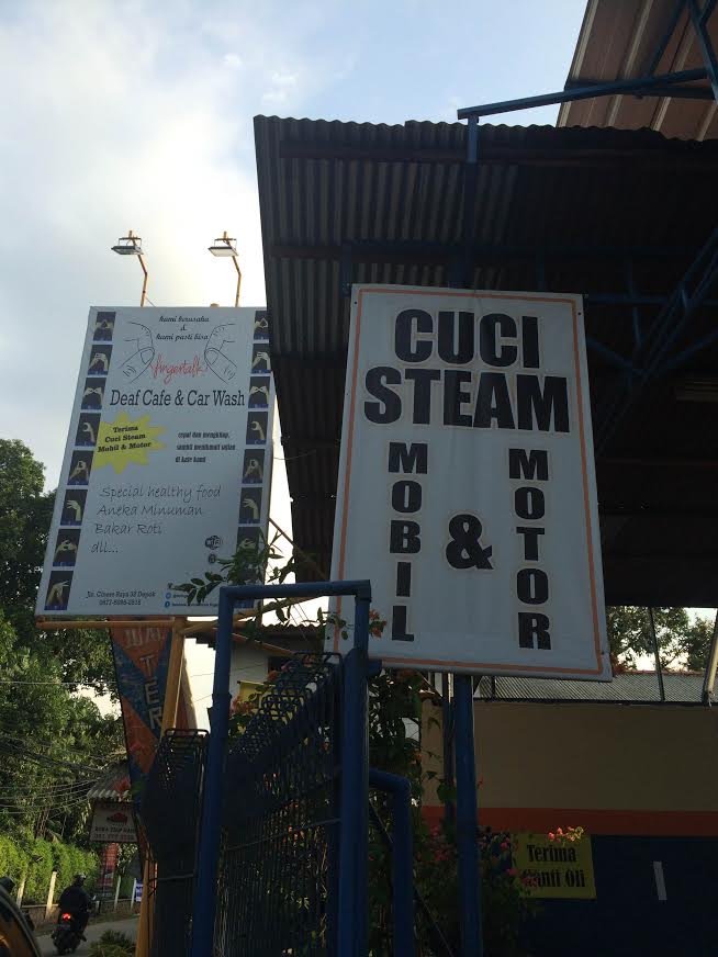 kafe dan cuci mobil penyandang disabilitas