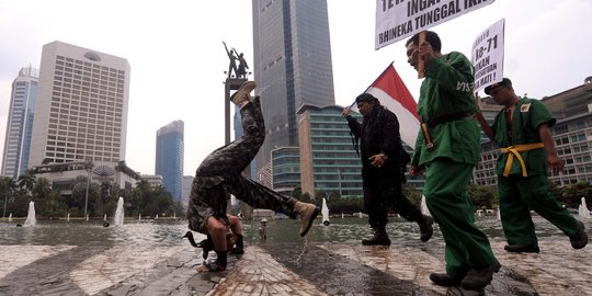 HUT TNI, Kopral Bagyo jungkir balik keliling Bundaran HI