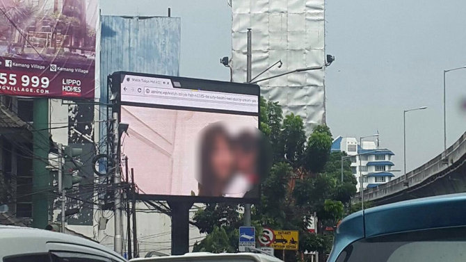 papan iklan putar video porno