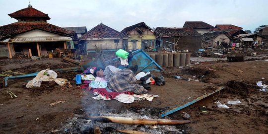 Aher sebut banjir bandang gara-gara warga Garut serobot lahan hijau