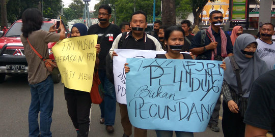 TNI ulang tahun, jurnalis Medan demo tutup mulut