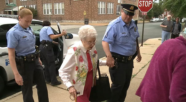 edie simms ditangkap polisi st louis missouri