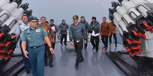 Bertolak ke Pulau Natuna, Presiden Jokowi tinjau latihan TNI AU