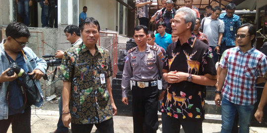 Temukan pungli di Samsat, Ganjar minta Kapolda Jateng bina anak buah