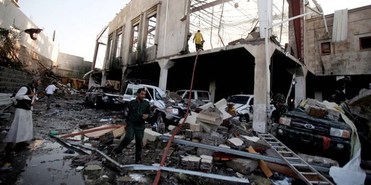 Koalisi Saudi bombardir upacara pemakaman di Yaman, ratusan tewas