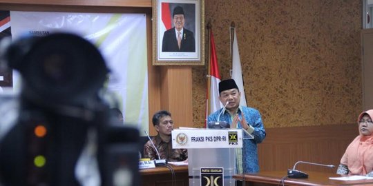 PKS kritik keras Ahok agar tak eksploitasi isu SARA di Pilgub DKI
