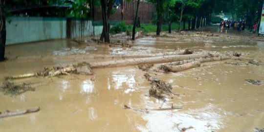 Banjir dan longsor terjang tiga desa di Kabupaten Malang