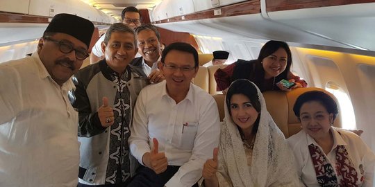 Foto akrabnya Ahok, Mega dan Rano Karno di atas pesawat