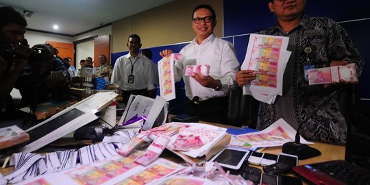 Bareskrim ungkap sindikat pengedar uang palsu Rp 2 miliar