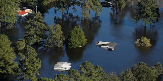 Terjangan Badai Matthew sulap North Carolina jadi 'lautan'