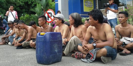 Puluhan pemalak dihukum nyanyi lagu nasional, tak ada yang hafal