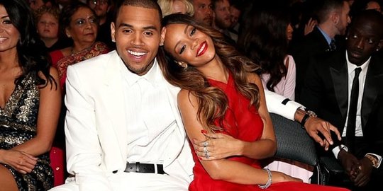 rihanna rev1