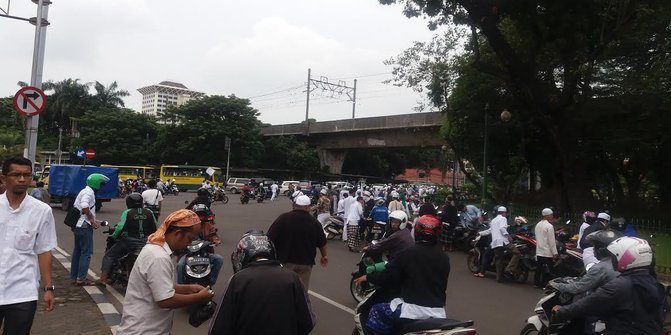 surat jalan tni padati merdeka.com Ribuan Balai demonstran mulai Ahok Kota