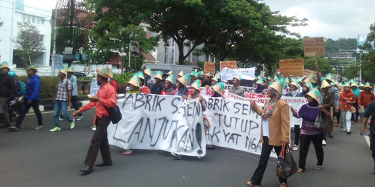 Ratusan warga Rembang demo dukung pabrik Semen tetap berdiri