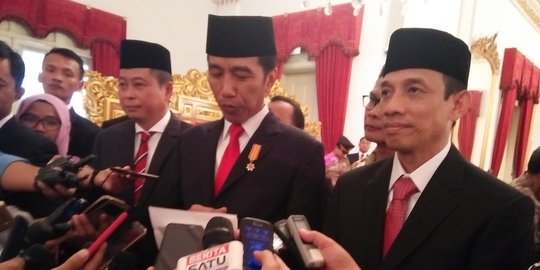 Bongkar pasang menteri, Jokowi dinilai tak jelas & bikin bingung