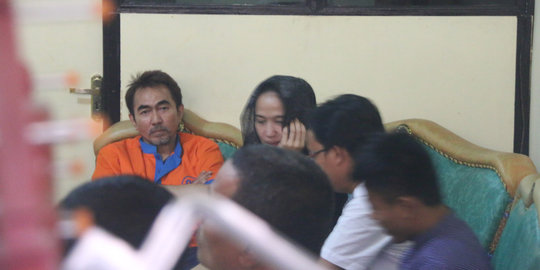 Selidiki asal muasal senpi, Gatot Brajamusti dibawa ke Polda Metro