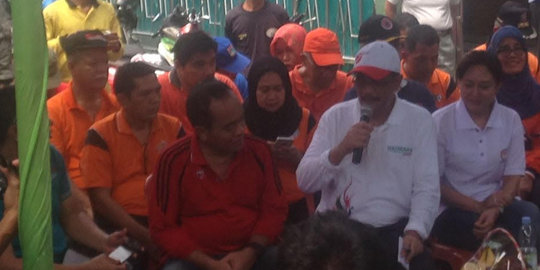 Djarot kesal warga Jakarta masih hobi buang sampah di kali