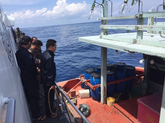bakamla ri tangkap 4 kapal pencuri ikan