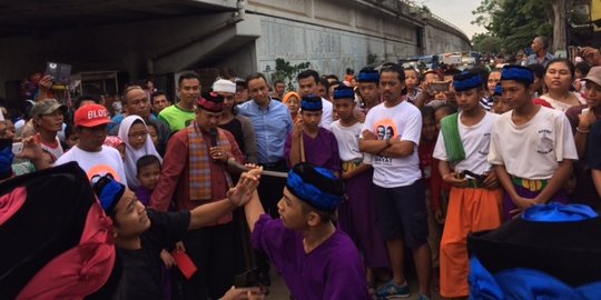 Anies ingin lestarikan budaya Betawi, salah satunya palang pintu