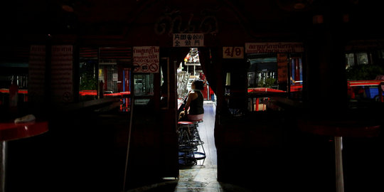 Berduka, distrik prostitusi di Bangkok sepi aktivitas