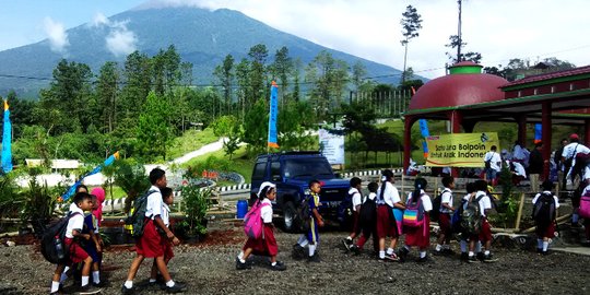 Seribu anak lereng Gunung Slamet menulis surat untuk presiden