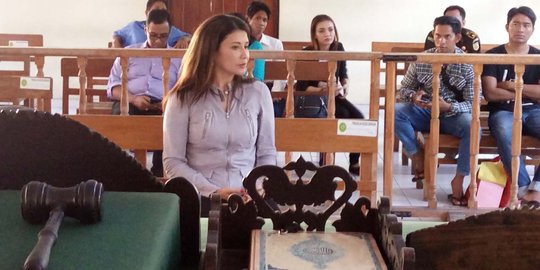 Curhat sering diteror, Tamara Bleszynski disindir lagi akting