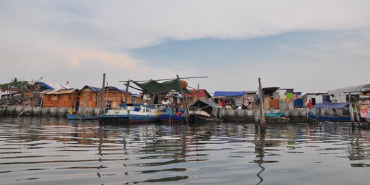 Kehidupan warga Pasar Ikan Luar Batang bertahan di tanah gusuran